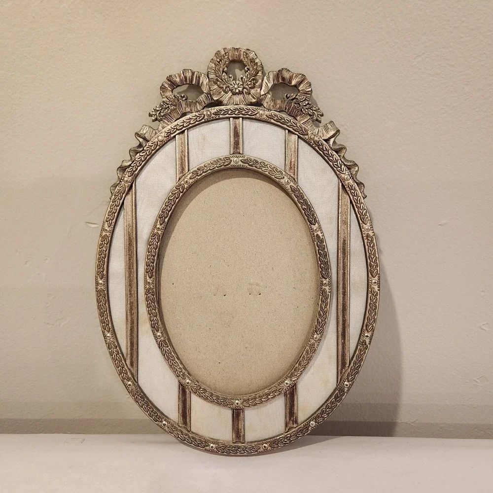 Vintage Ornate Oval Frame, No Glass